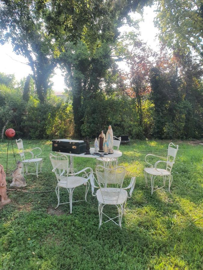 Manoir En Crau Hotel Arles Luaran gambar
