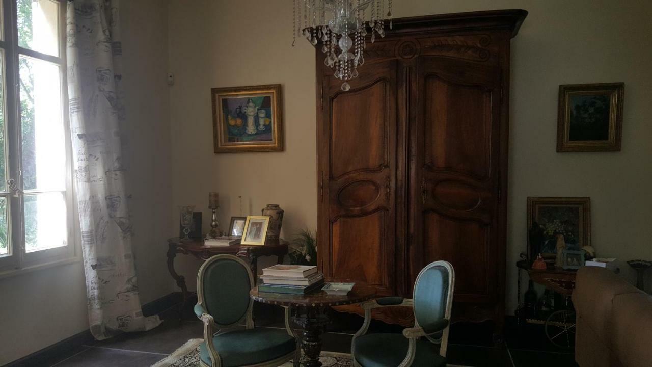 Manoir En Crau Hotel Arles Luaran gambar